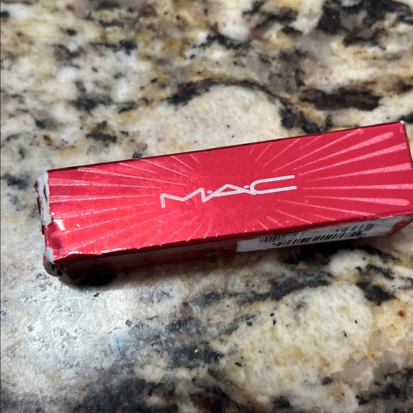 🍭🐈‍⬛Chili Mac Matte Lipstick - Picture 9 of 10